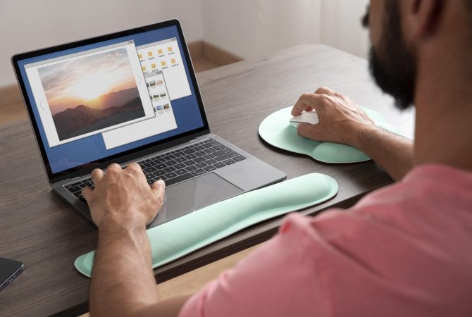 Work ergonomics to prevent back pain